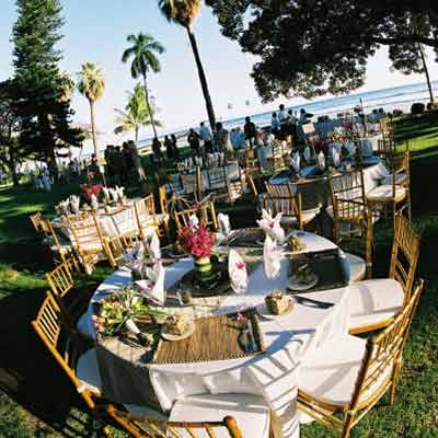 A catered wedding reception at te Olowalu Plantation House wedding location in West Maui.