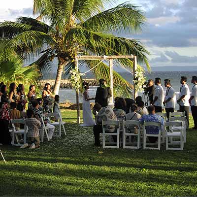 Another West Maui wedding at the Olowalu plantation house with catering services by Comfort Zone Catering in Kaanapali.